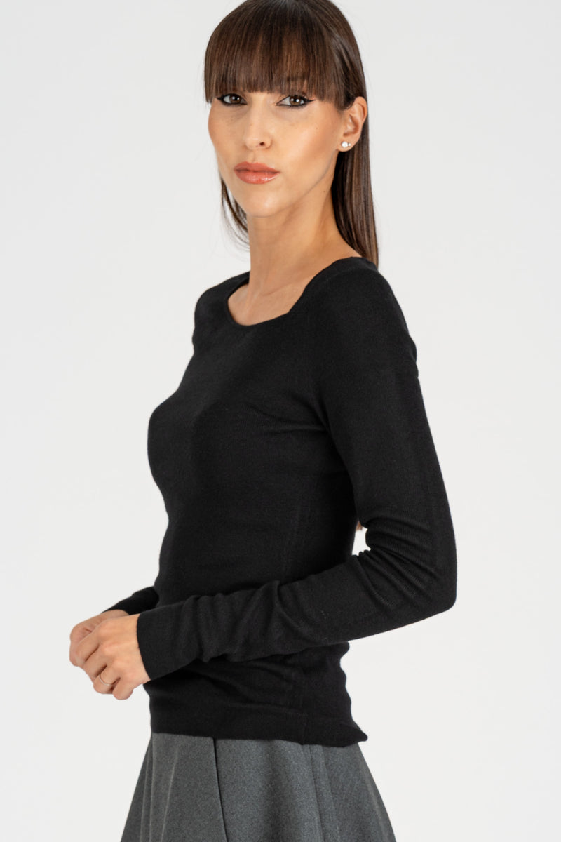 Maglia Scollo Asimmetrico Nero