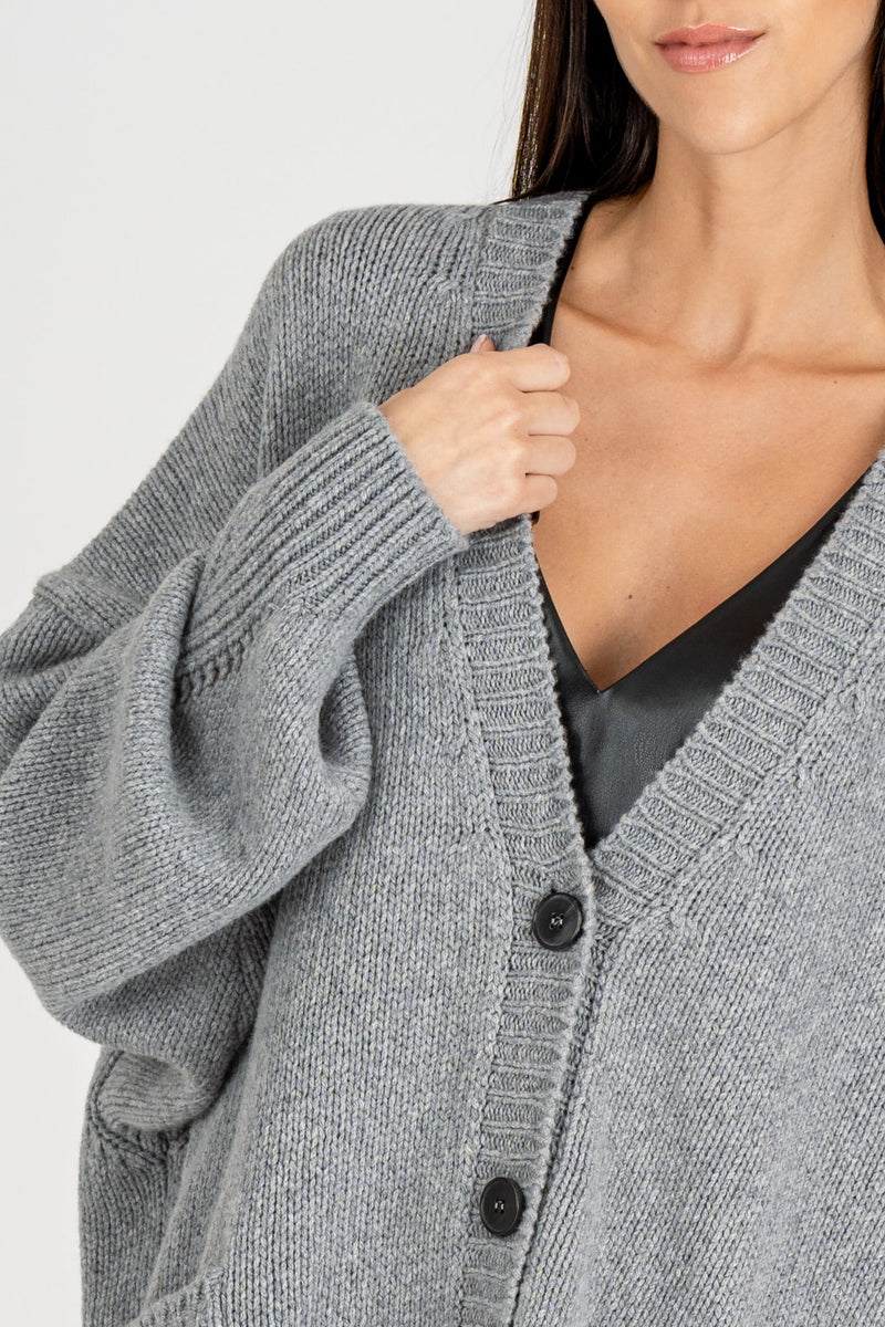 Cardigan Over in Lana Cemento