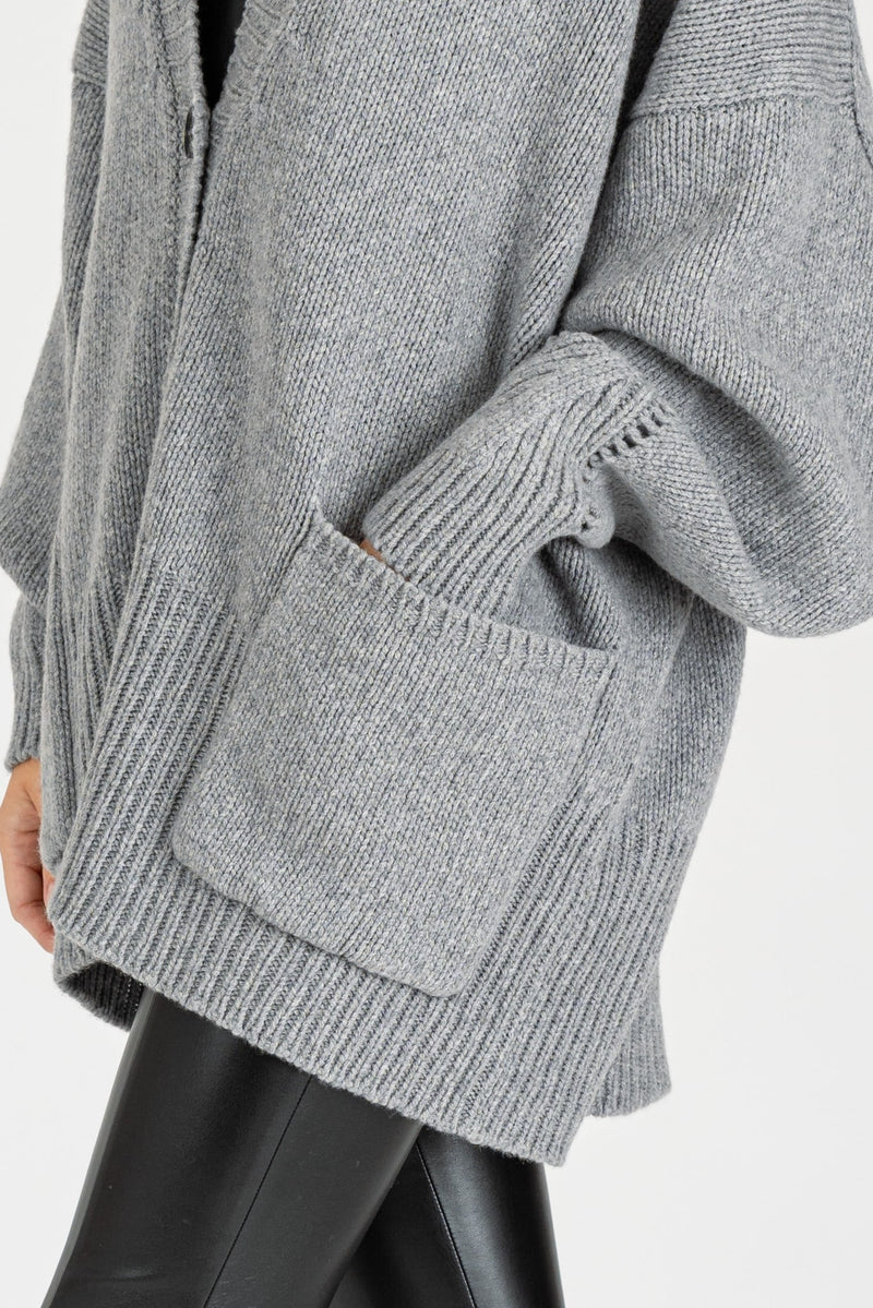 Cardigan Over in Lana Cemento